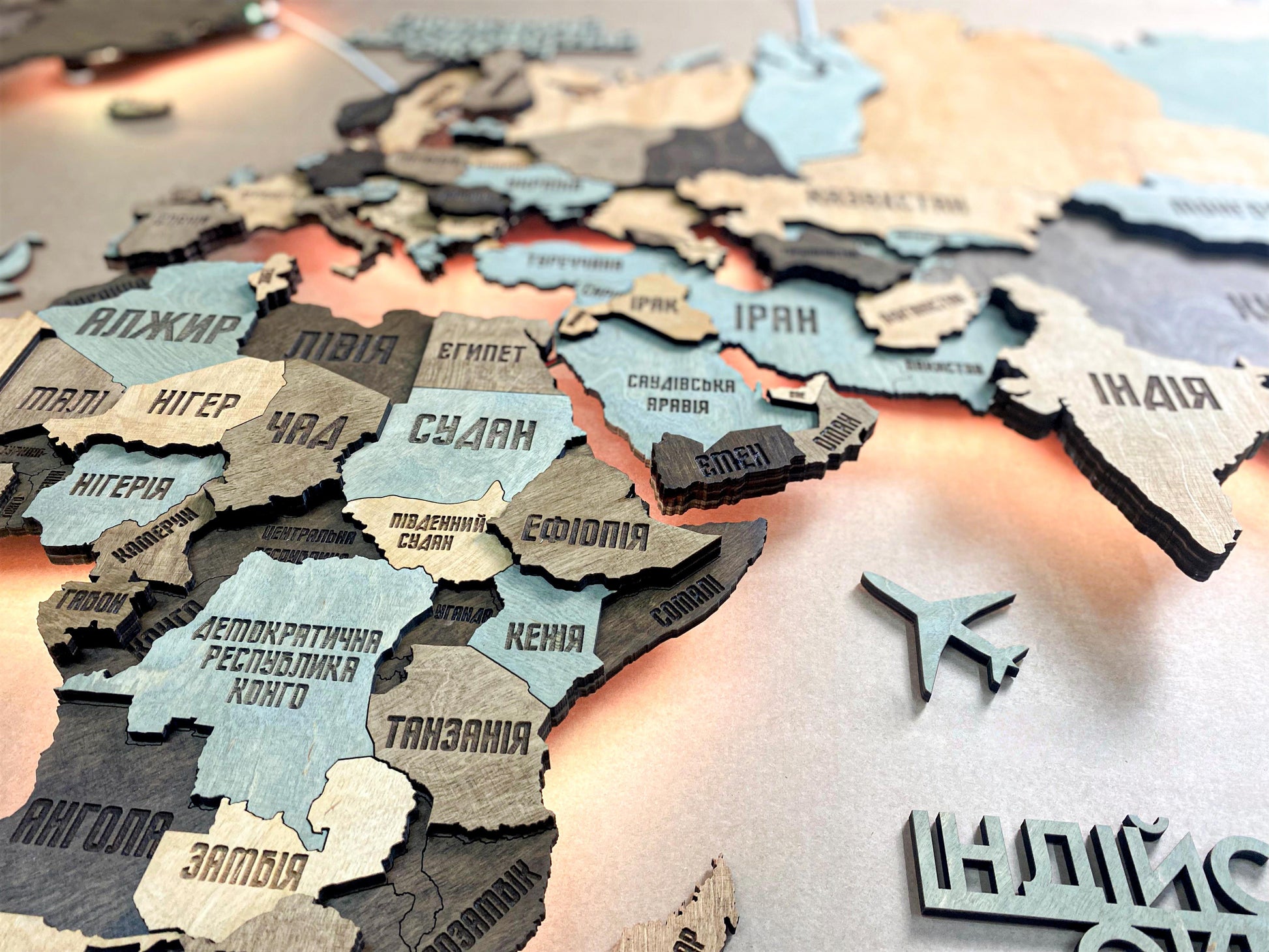 Багатошарова карта світу з підсвіткою RGB колір Memory