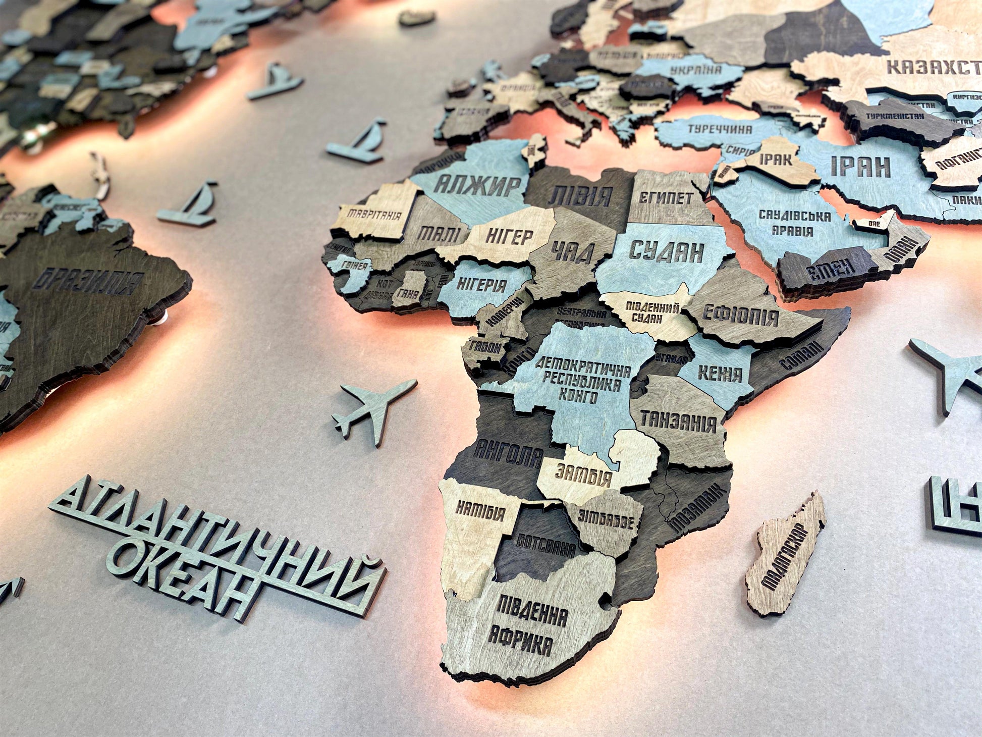 Багатошарова карта світу з підсвіткою RGB колір Memory