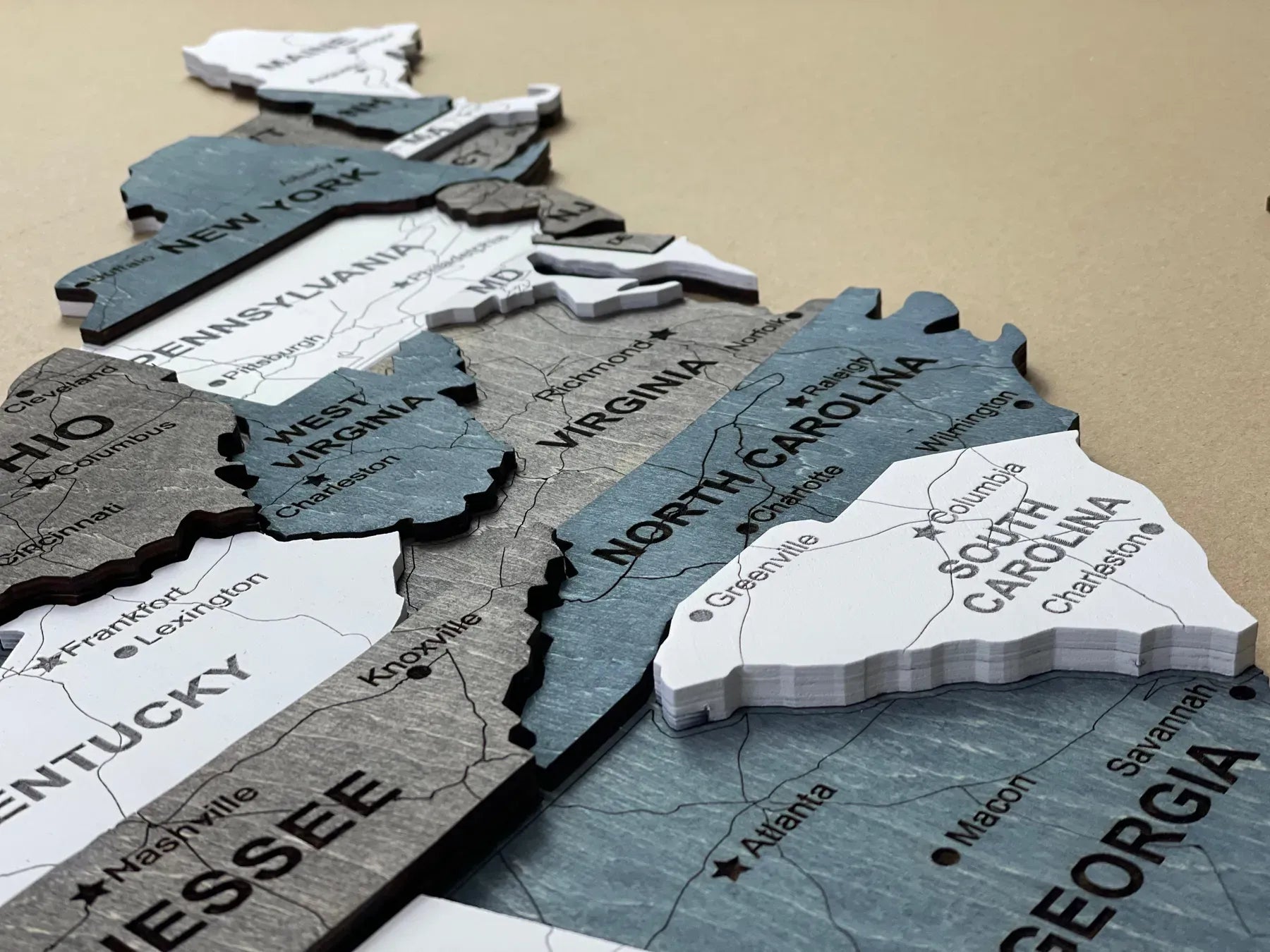 Багатошарова карта США з дорогами та підсвіткою по контуру, колір Loft