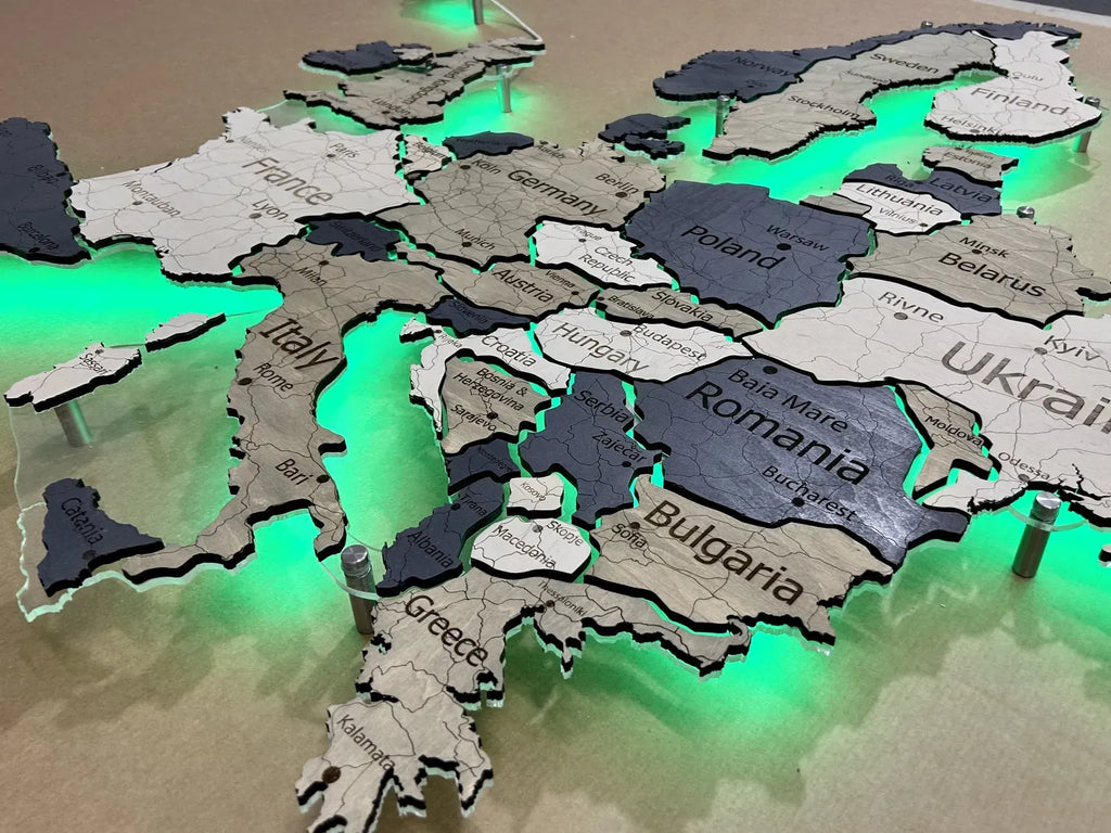 Карта Європи на акрилі з підсвіткою RGB між країнами колір Deep