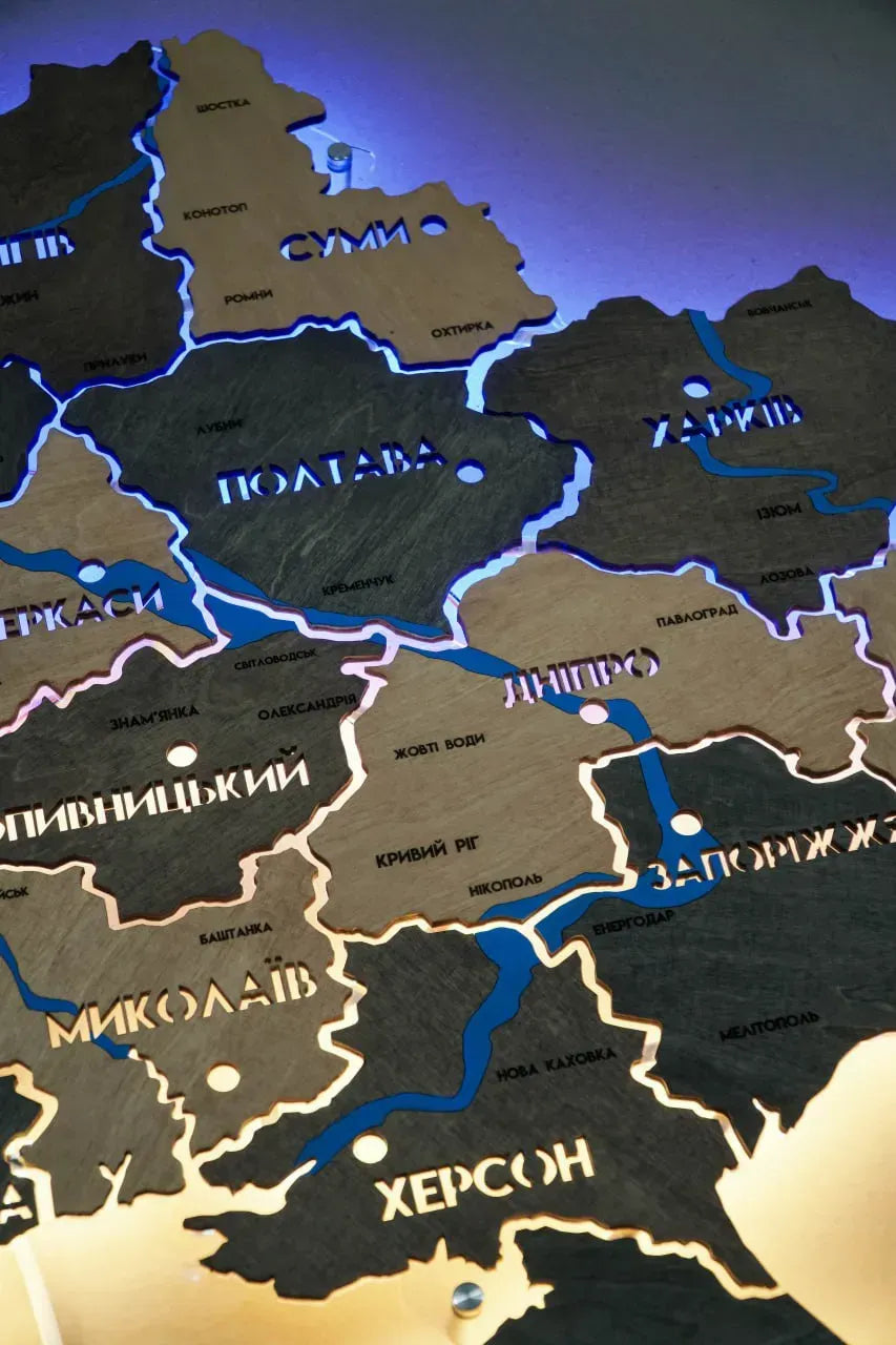 Карта України на акрилі з фарбованими річками та підсвіткою між областями, колір Brut