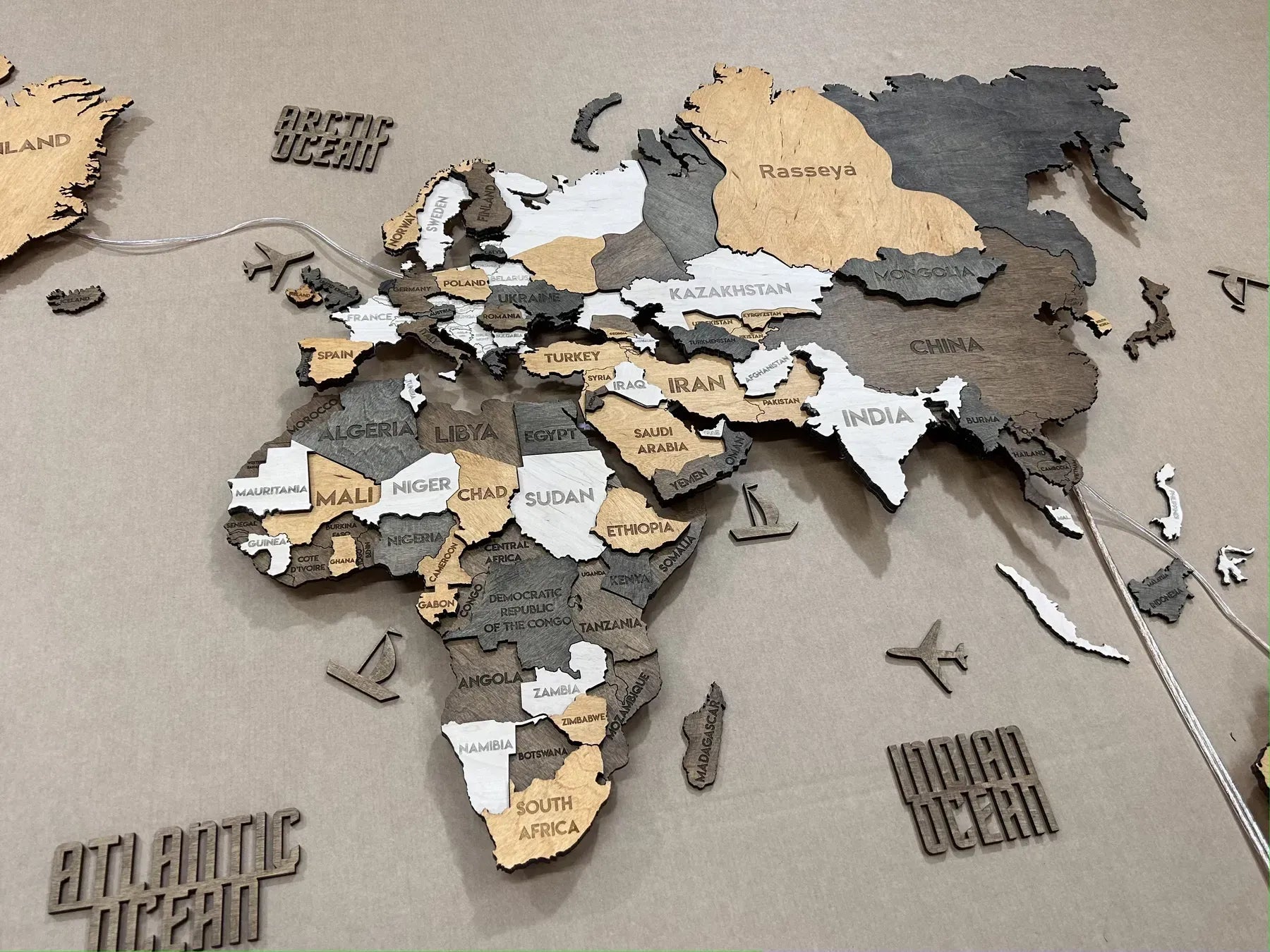 Багатошарова карта світу з підсвіткою колір Cappuccino