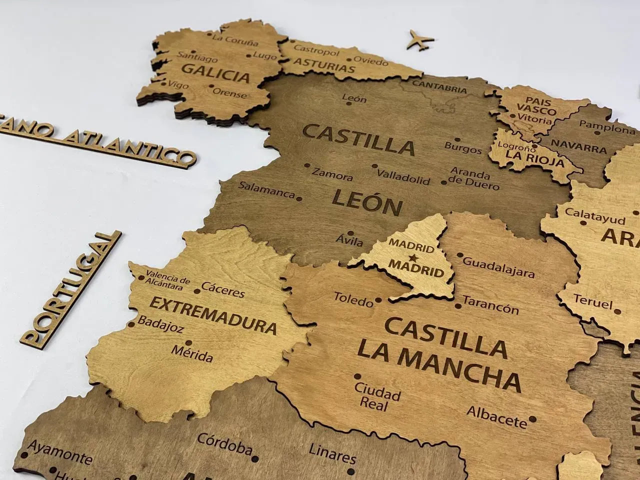 Багатошарова карта Іспанії з дерева, колір Oak