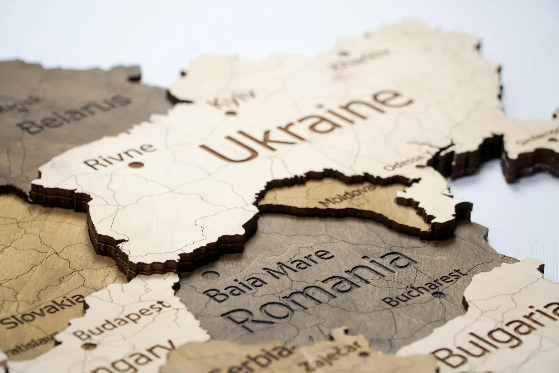 Карта Європи багатошарова колір Terra