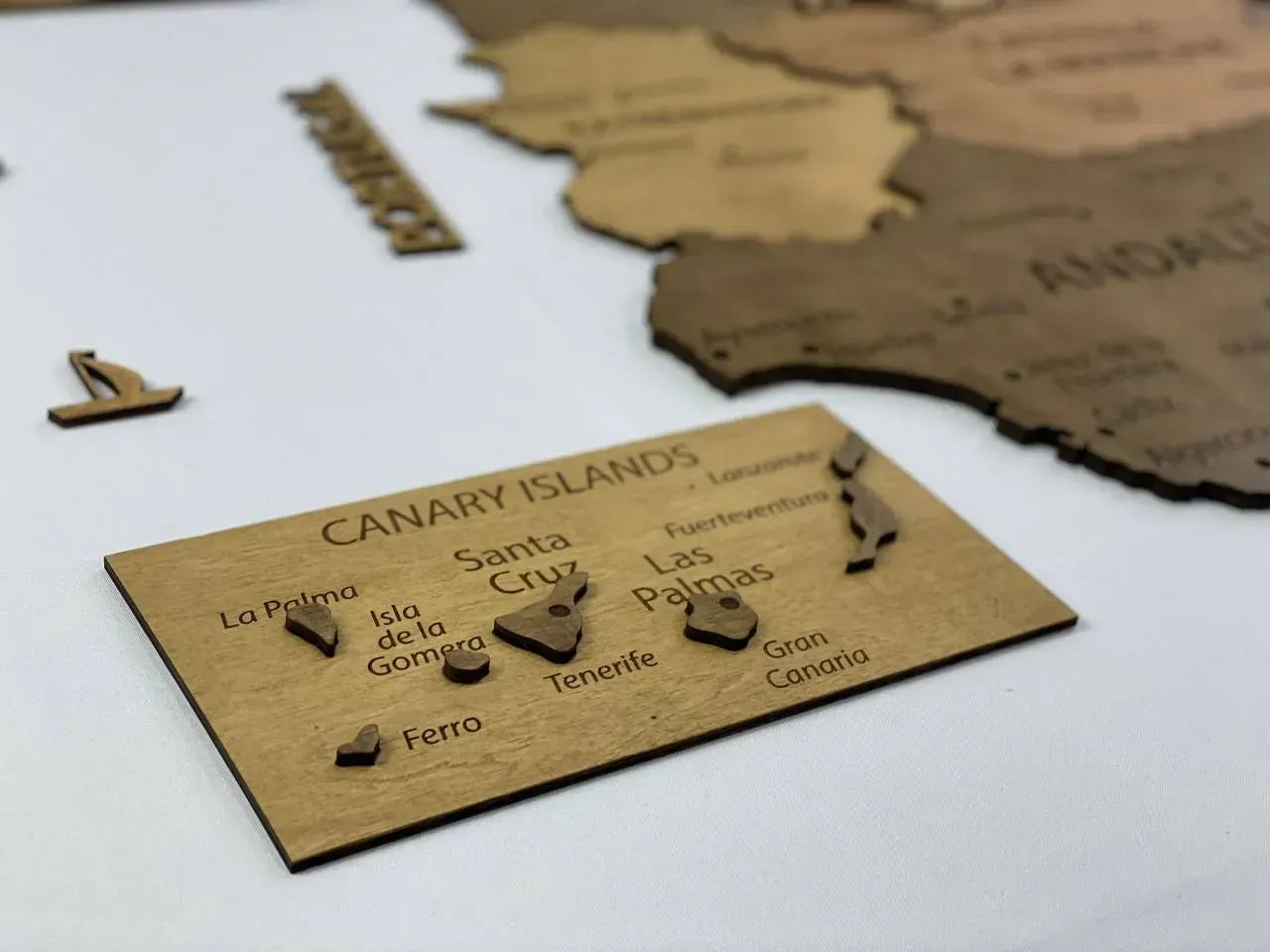 Багатошарова карта Іспанії з дерева, колір Oak