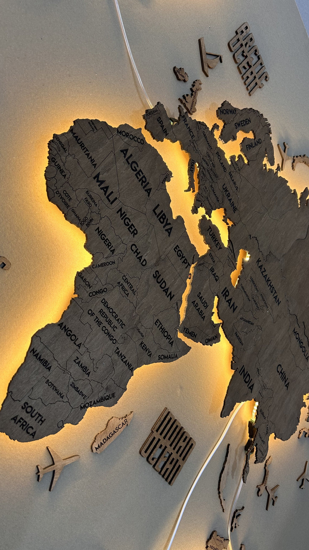 Одношарова карта світу з підсвіткою колір Rosewood 1