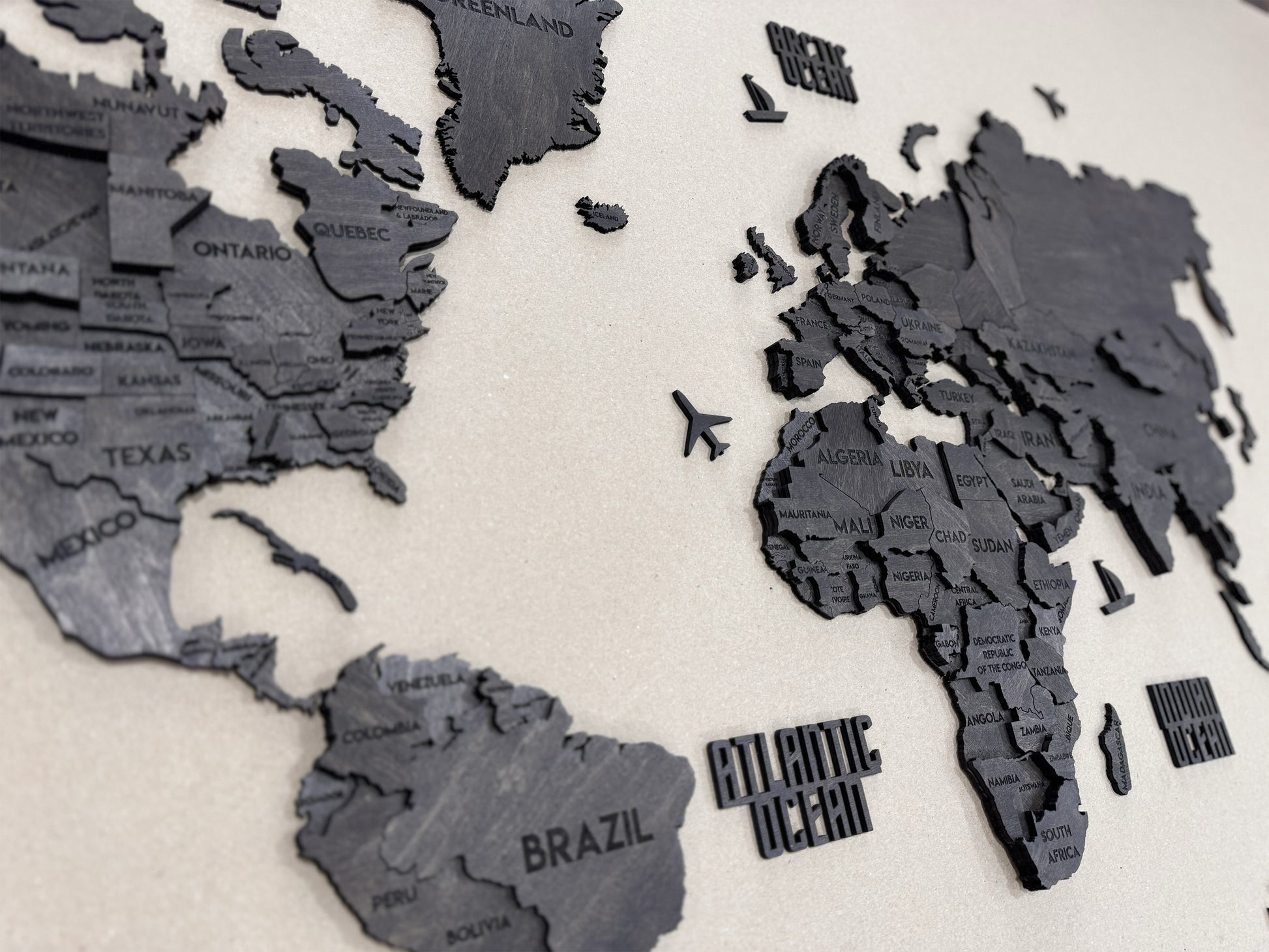 Багатошарова карта світу колір Dark