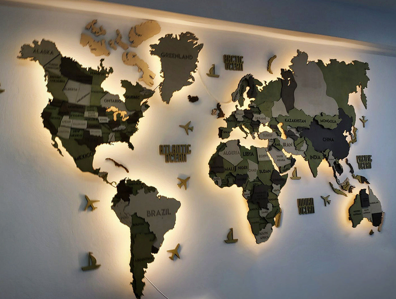 Багатошарова карта світу з підсвіткою колір Verde