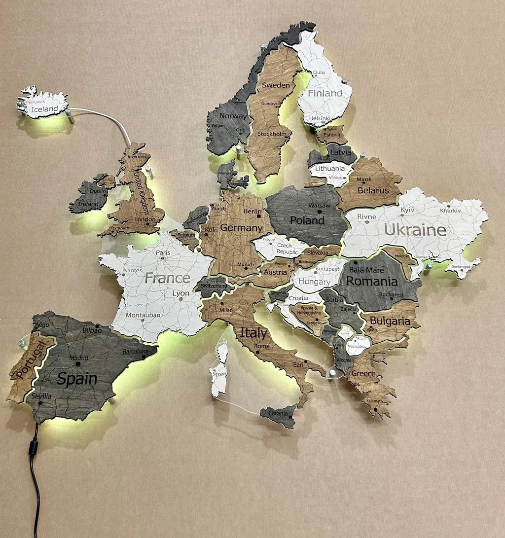 Карта Європи на акрилі з підсвіткою RGB між країнами колір Warm