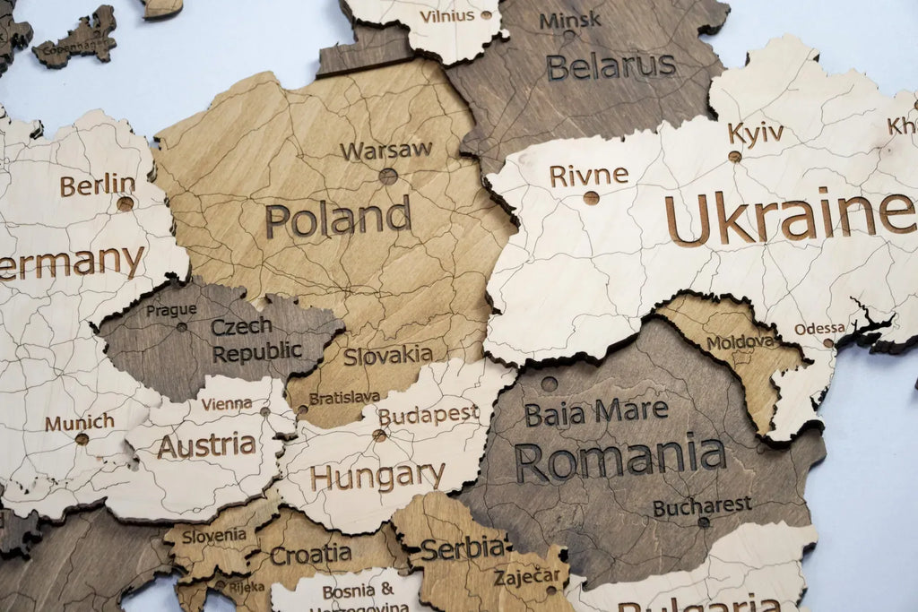 Карта Європи багатошарова колір Terra