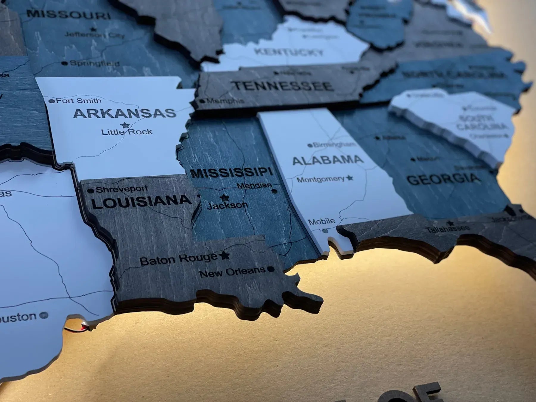 Багатошарова карта США з дорогами та підсвіткою по контуру, колір Loft