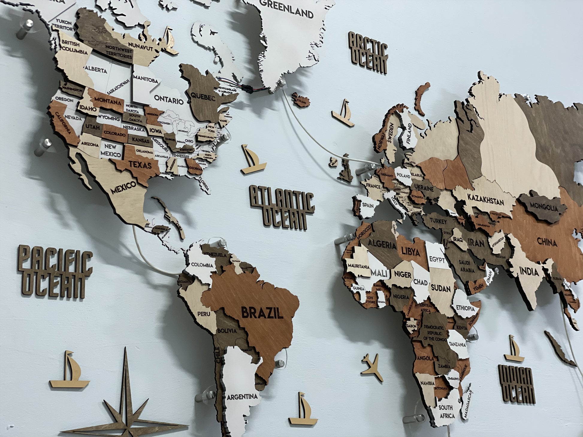 Багатошарова карта світу з підсвіткою RGB колір Dublin