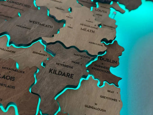 Багатошарова карта Ірландії на акрилі з підсвіткою між регіонами, колір Rosewood