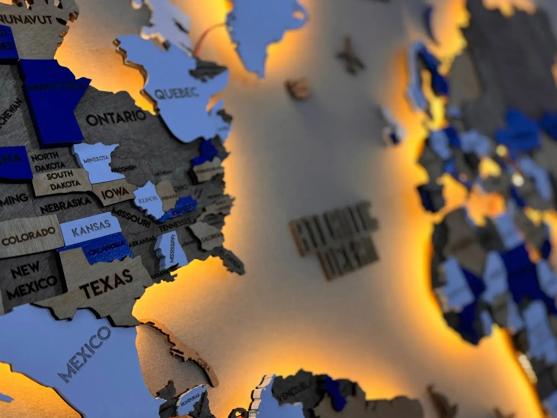 Багатошарова карта світу з підсвіткою колір Blur