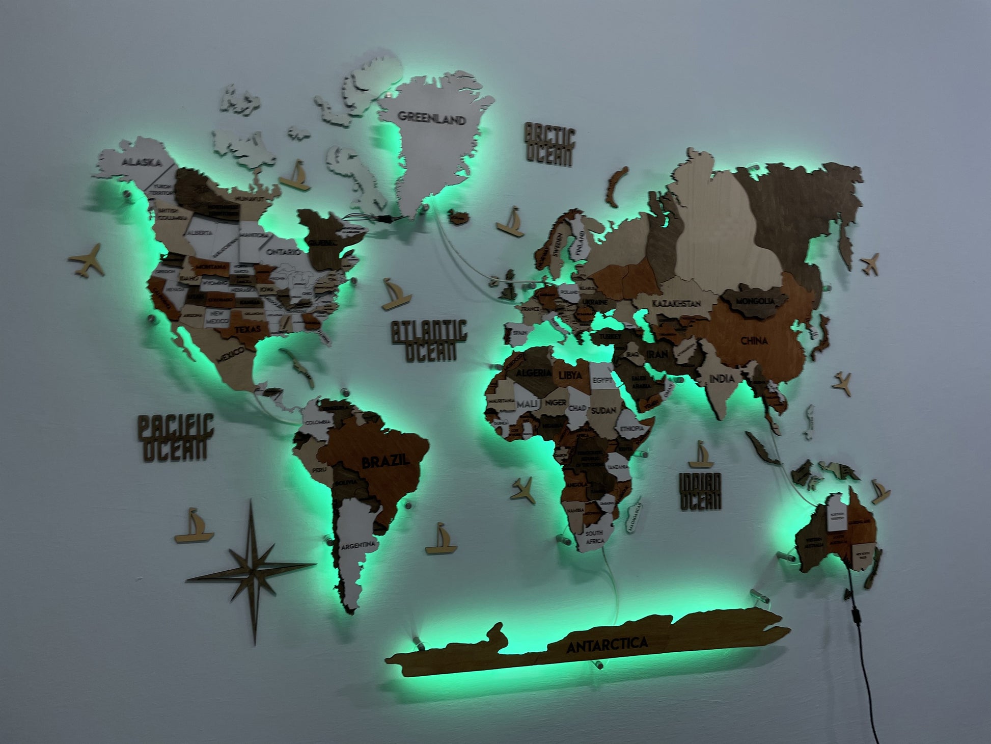 Багатошарова карта світу з підсвіткою RGB колір Dublin