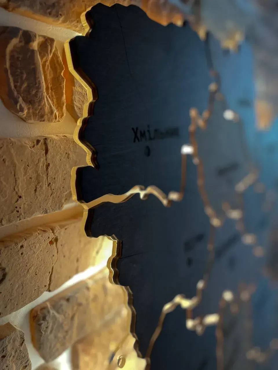 Карта Вінницької області на акрилі, з підсвіткою між районами, колір Rosewood