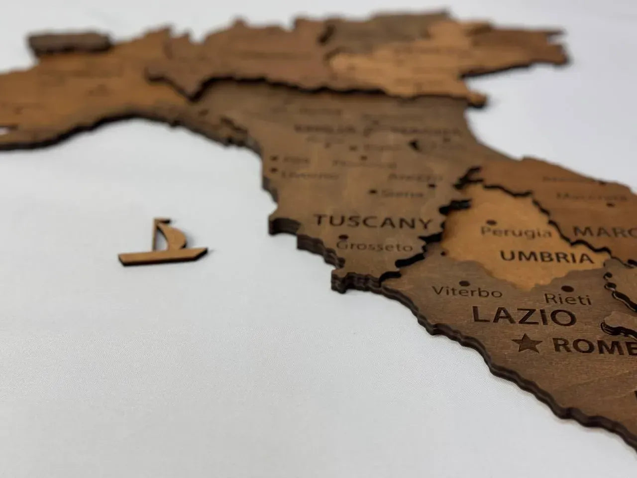 Багатошарова карта Італії з дерева, колір Rosewood
