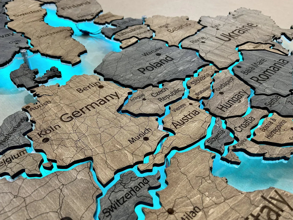 Карта Європи на акрилі з підсвіткою RGB між країнами колір Dark Tree