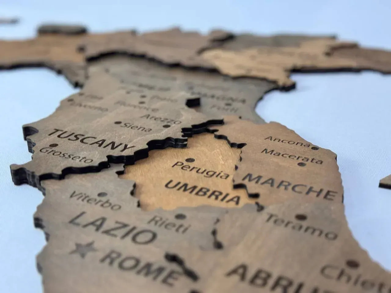 Багатошарова карта Італії з дерева, колір Rosewood