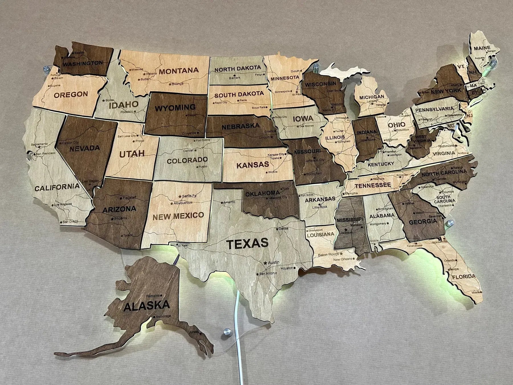 Карта США з дорогами на акрилі з підсвіткою RGB між штатами колір Memphis