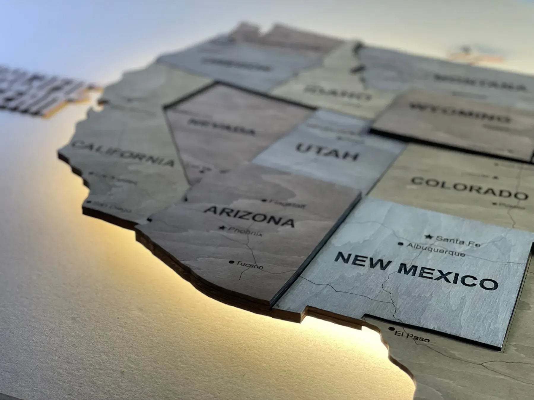 Багатошарова карта США з дорогами та підсвіткою по контуру, колір Helsinki