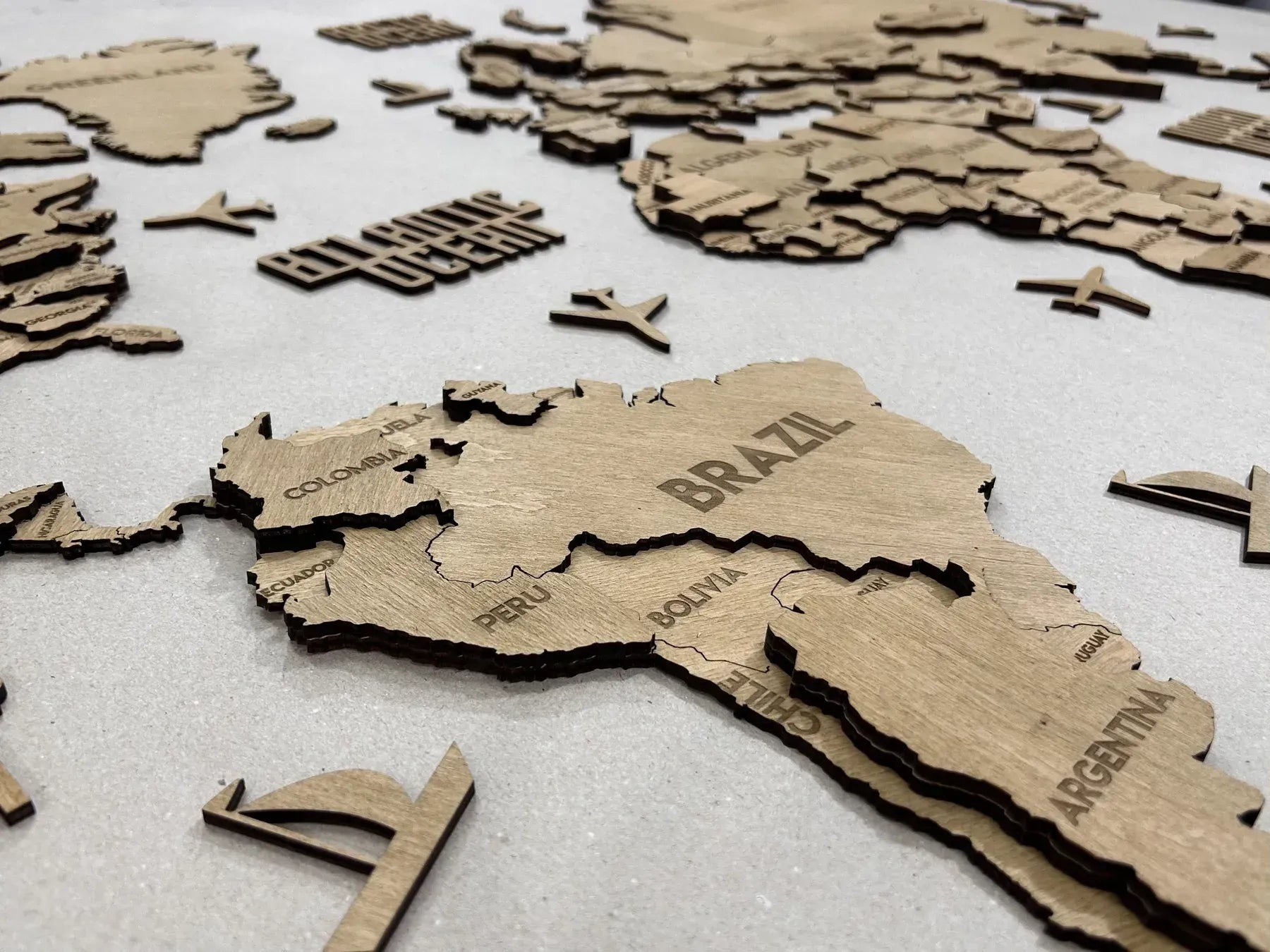 Багатошарова карта світу колір Oak