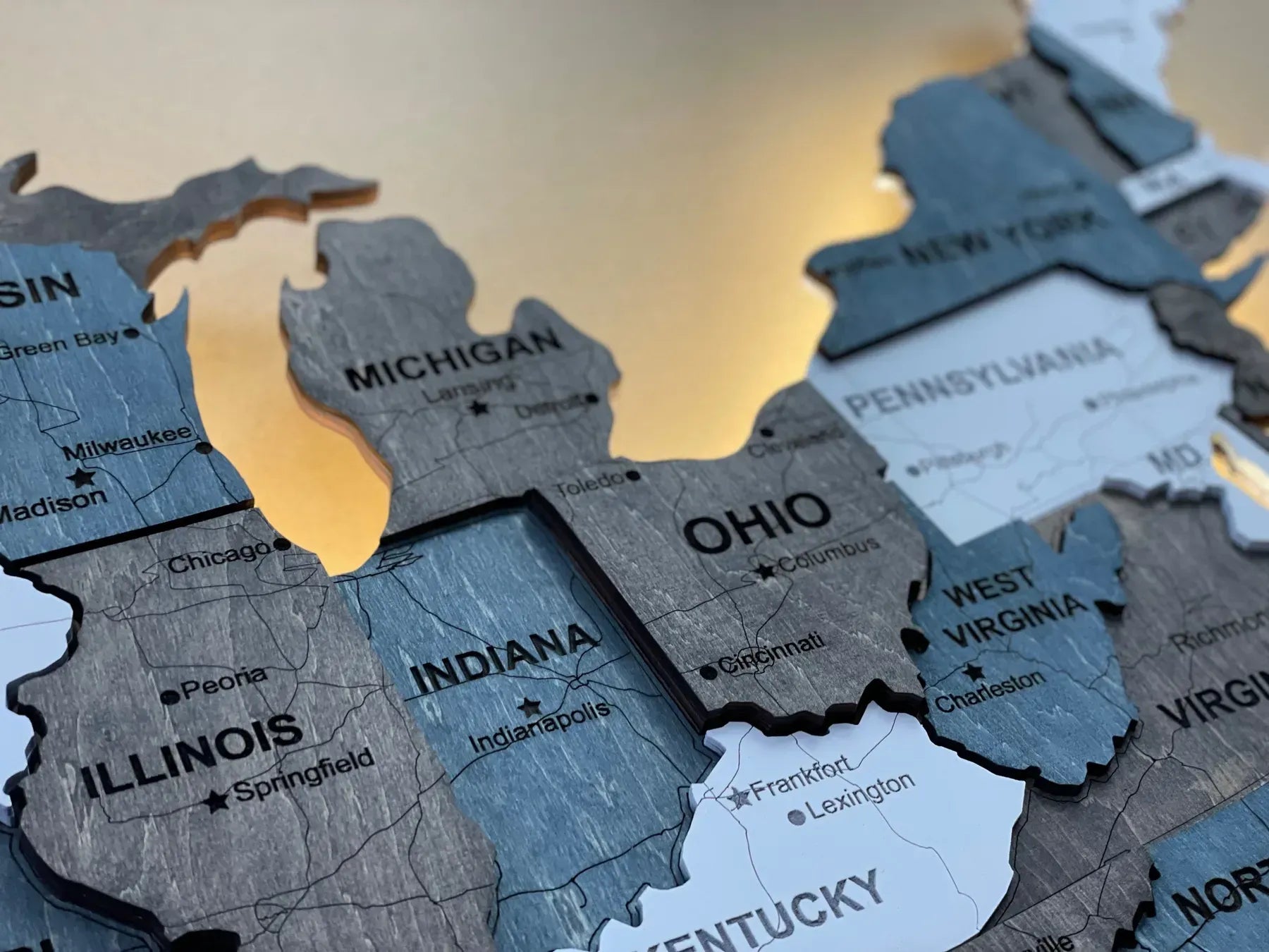 Багатошарова карта США з дорогами та підсвіткою по контуру, колір Loft