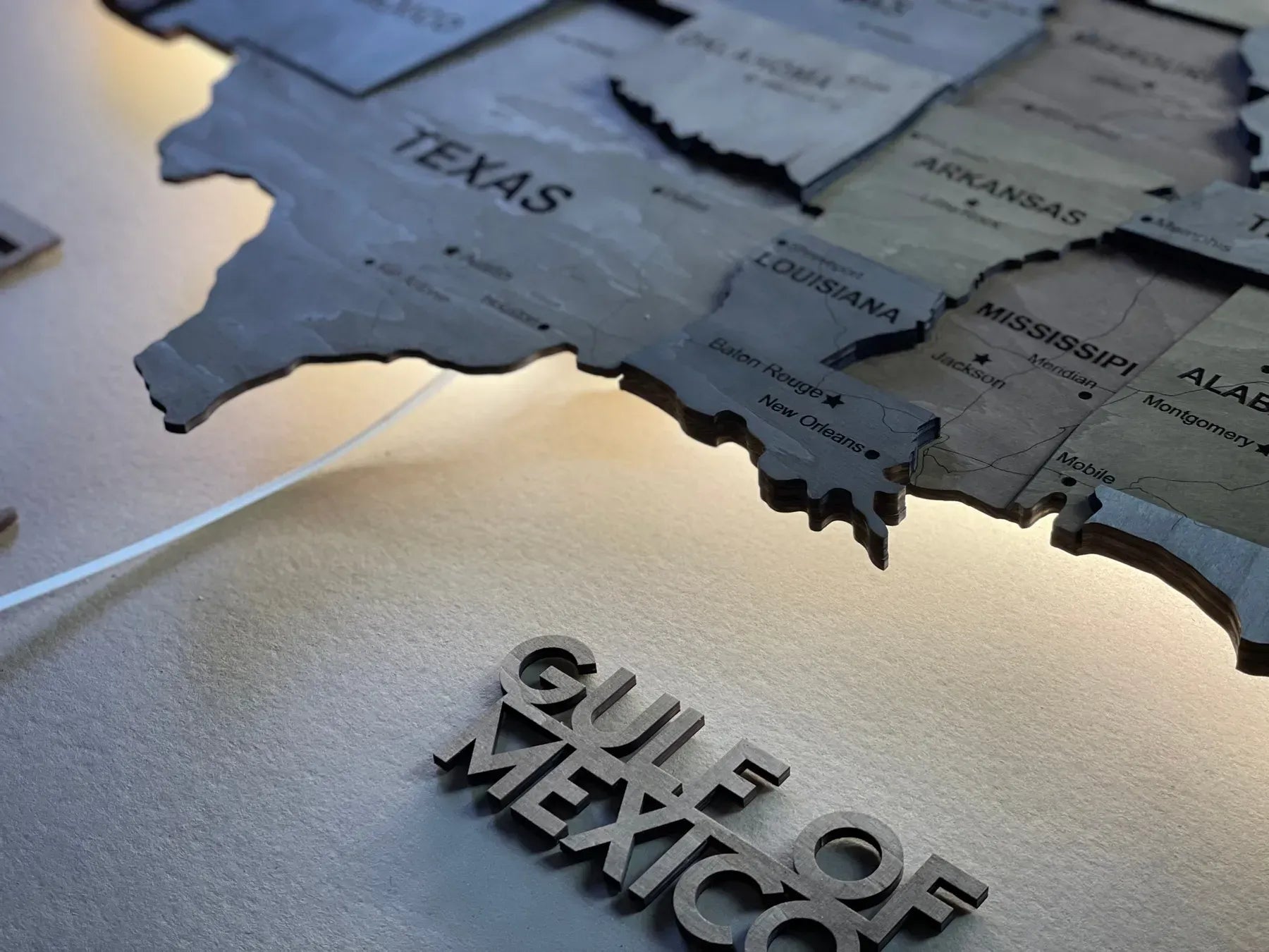 Багатошарова карта США з дорогами та підсвіткою по контуру, колір Helsinki