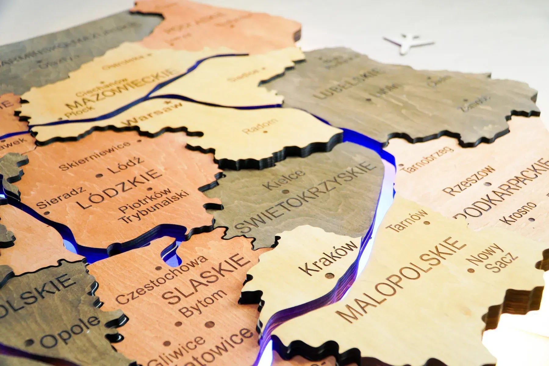 Дерев'яна багатошарова карта Польщі з підсвіткою річок та контуру, колір Warm