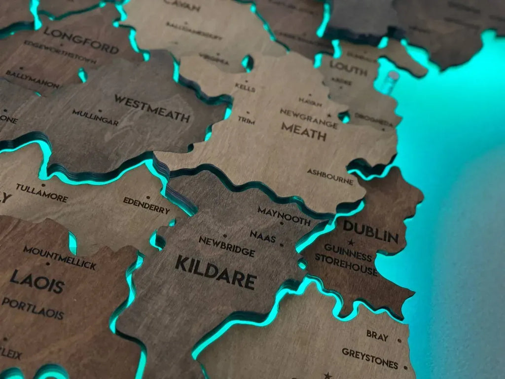 Багатошарова карта Ірландії на акрилі з підсвіткою між регіонами, колір Rosewood