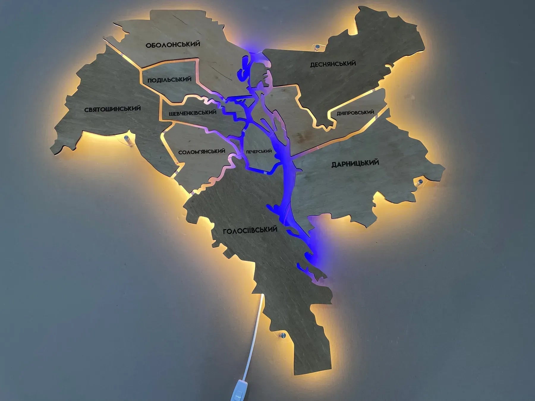 Карта міста Київ на акрилі, з підсвіткою між районами, колір Light Tree