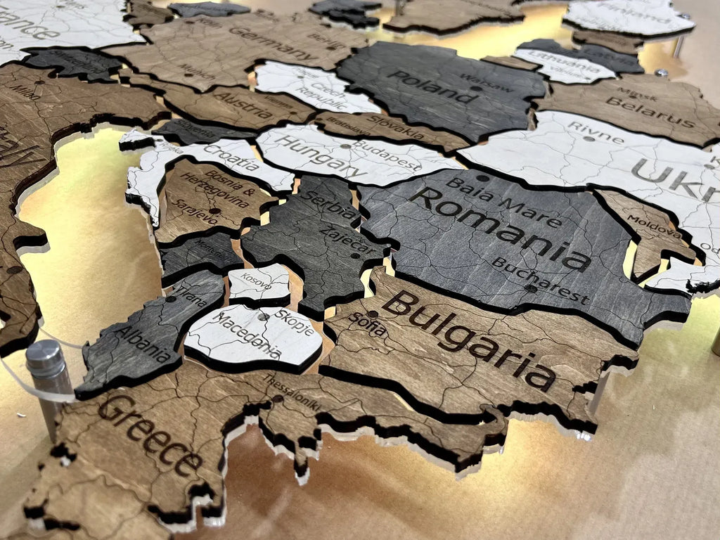 Карта Європи на акрилі з підсвіткою між країнами колір Wander