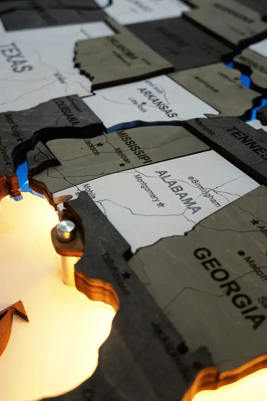 Карта США на акрилі, з дорогами та підсвіткою річок та по контуру, колір Black&White