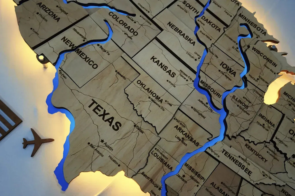 Карта США на акрилі, з дорогами та підсвіткою річок та по контуру, колір Natural