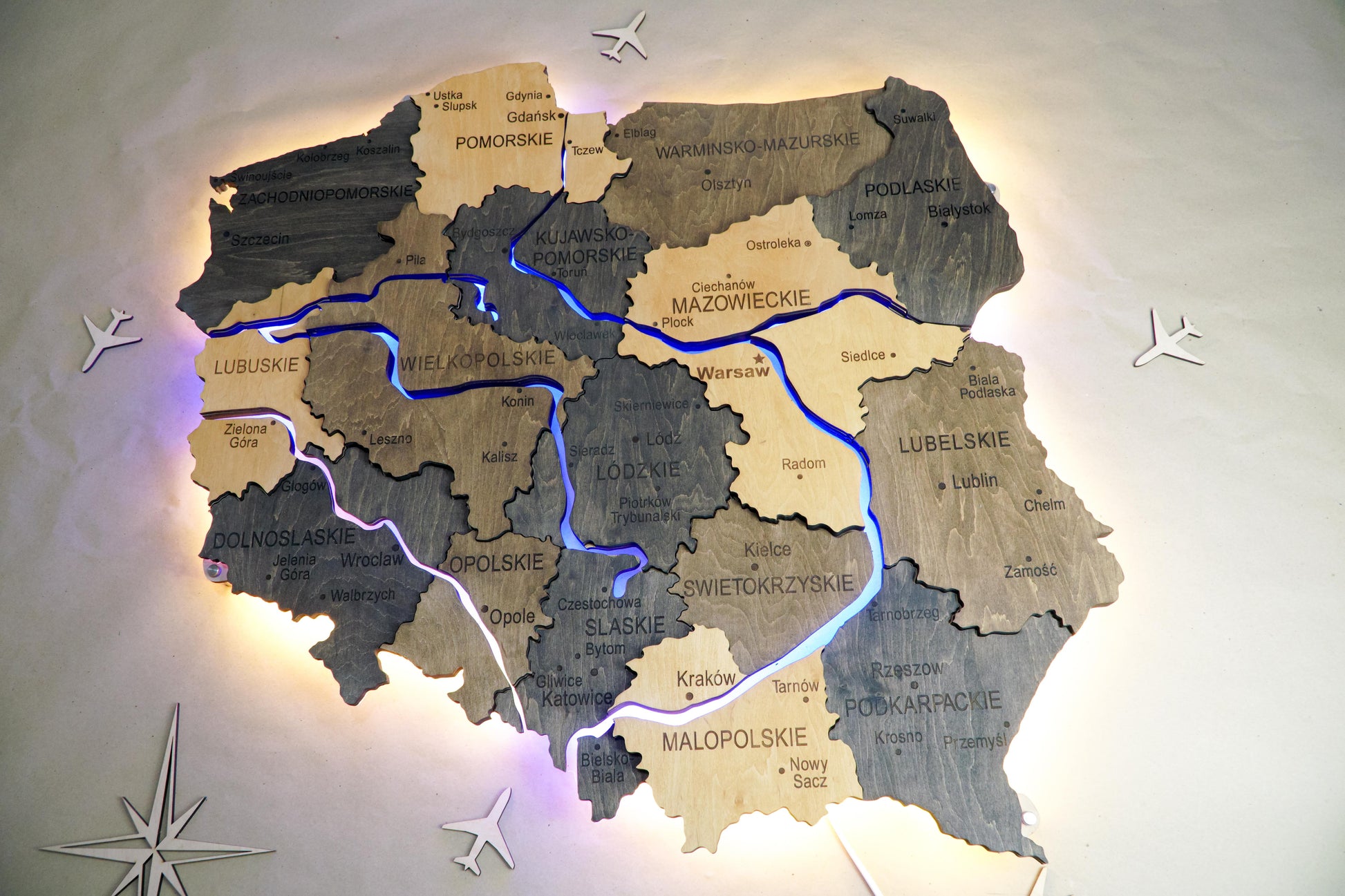 Дерев'яна багатошарова карта Польщі з підсвіткою річок та контуру, колір Brute