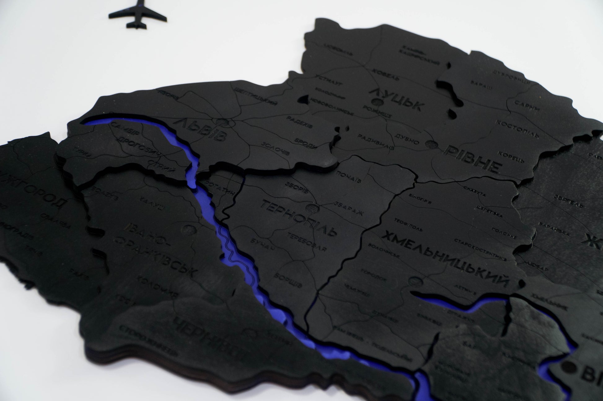 Деталізована карта України багатошарова 3D з річками колір Nero