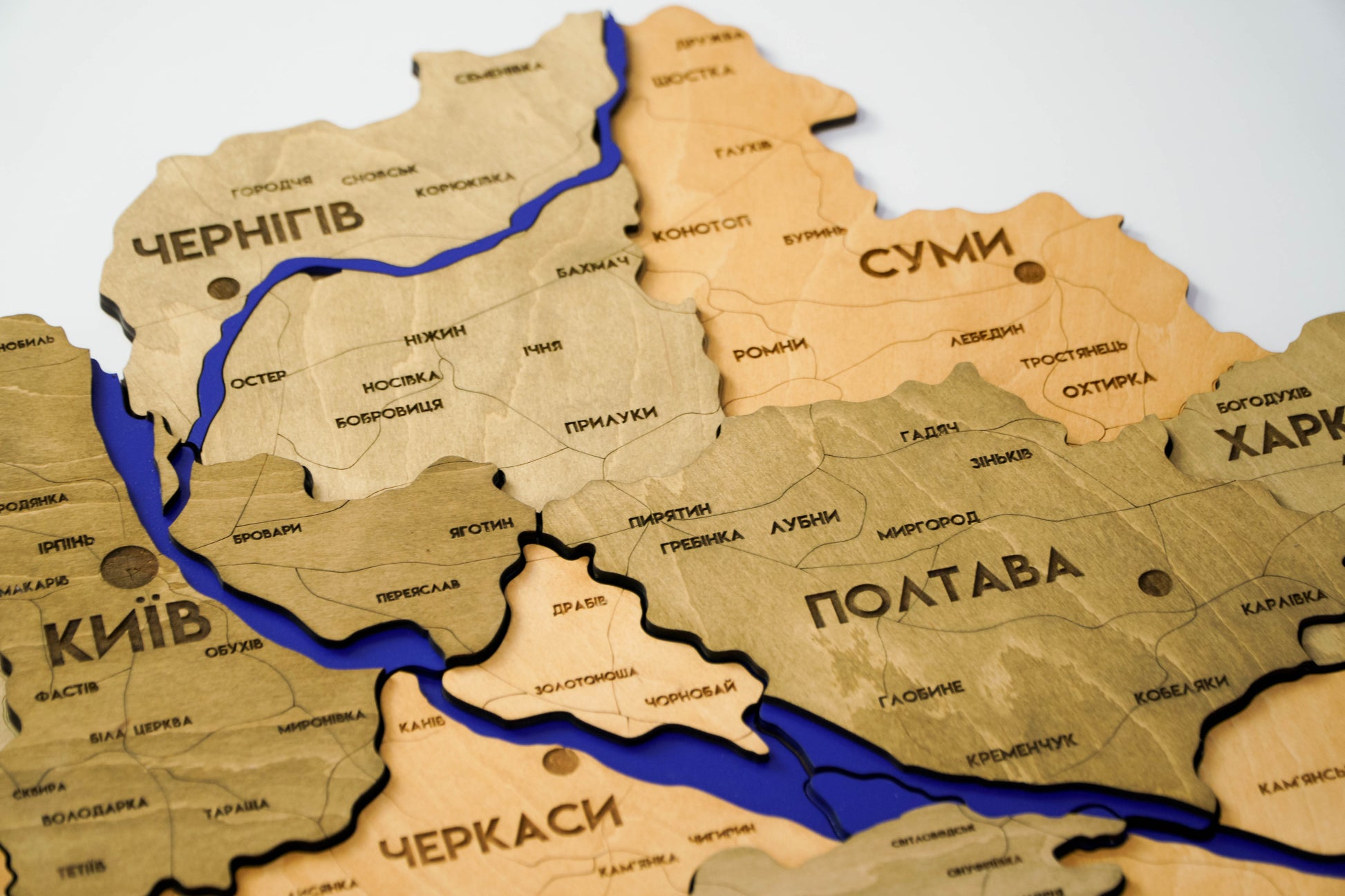 Карта України багатошарова 3D з річками і дорогами колір Light Tree