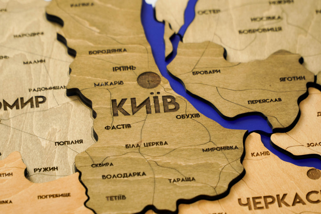 Карта України багатошарова 3D з річками і дорогами колір Light Tree