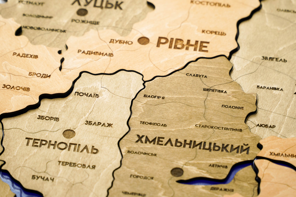 Карта України багатошарова 3D з річками і дорогами колір Light Tree