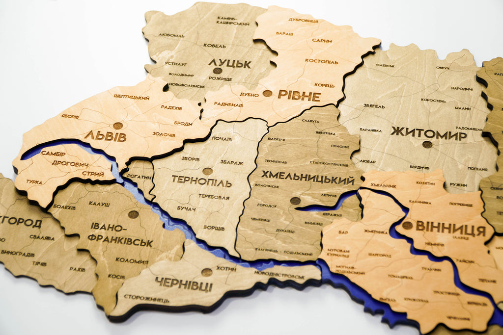 Карта України багатошарова 3D з річками і дорогами колір Light Tree