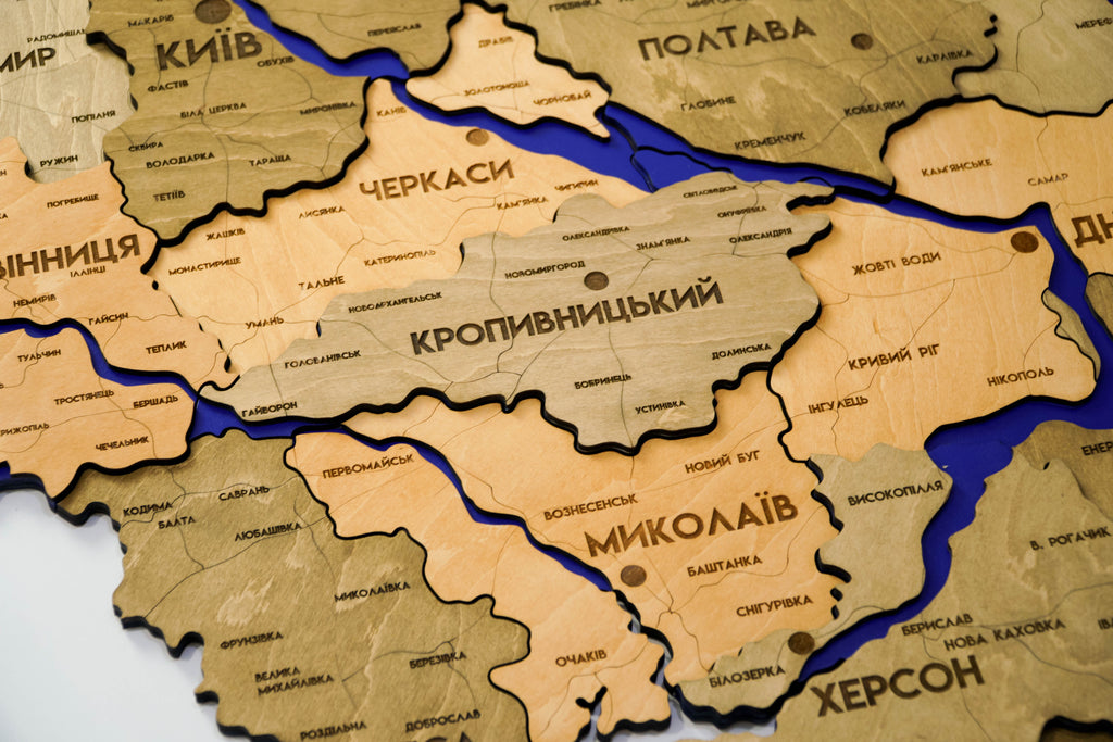 Карта України багатошарова 3D з річками і дорогами колір Light Tree