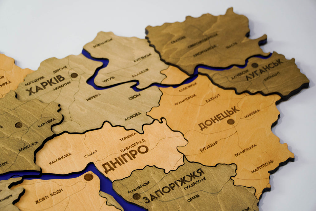 Карта України багатошарова 3D з річками і дорогами колір Light Tree