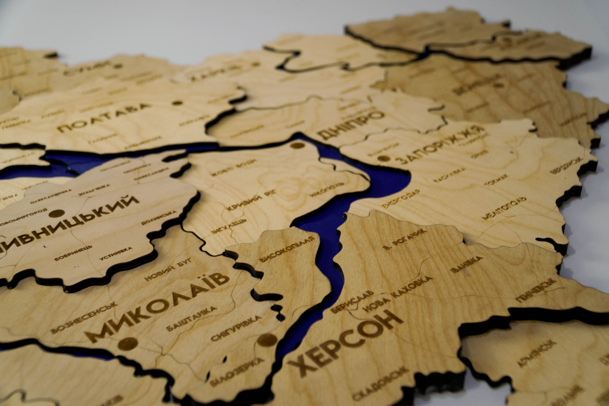 Карта України багатошарова 3D з річками і дорогами колір Natural