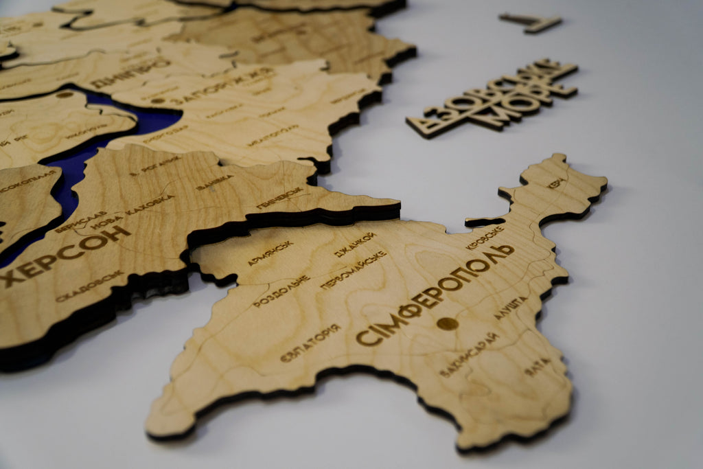 Карта України багатошарова 3D з річками і дорогами колір Natural