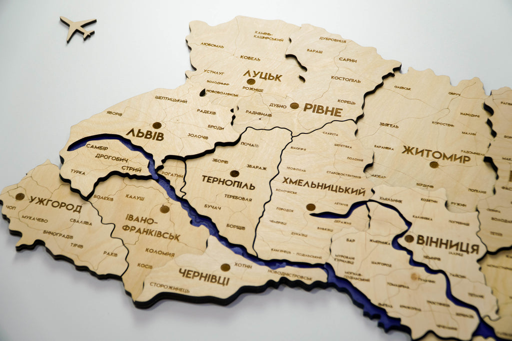 Карта України багатошарова 3D з річками і дорогами колір Natural