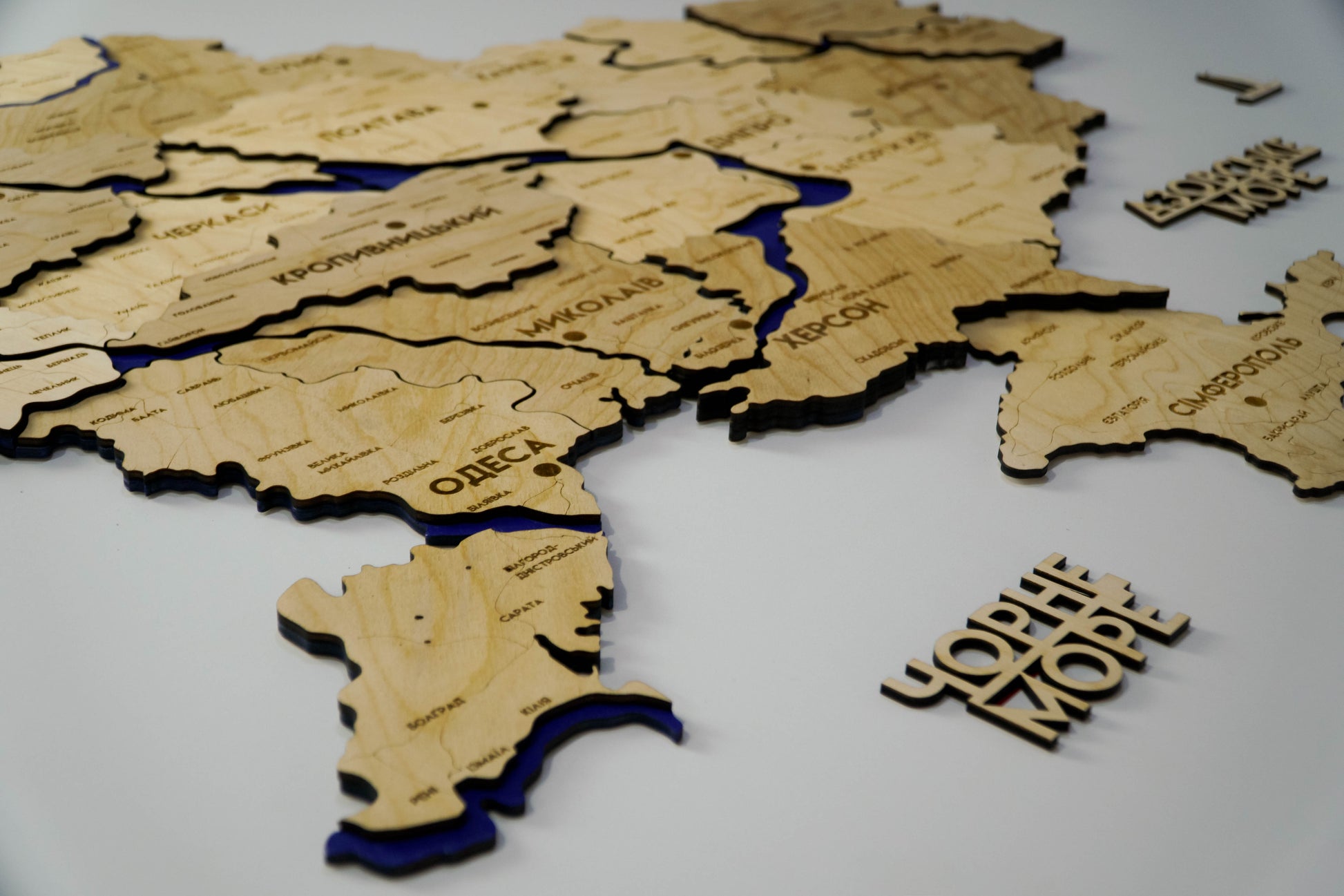 Карта України багатошарова 3D з річками і дорогами колір Natural