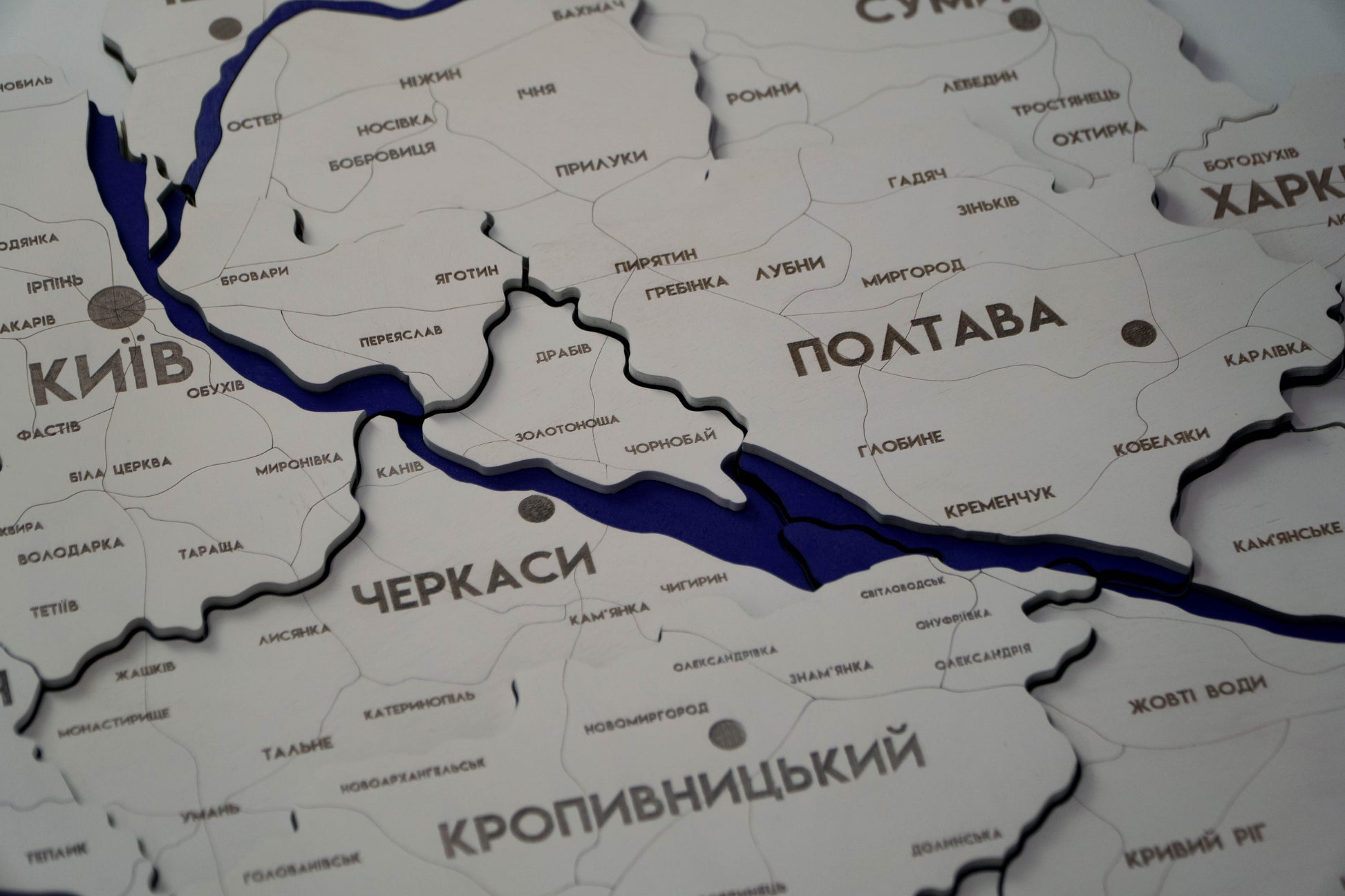 Деталізована карта України багатошарова 3D з річками колір White