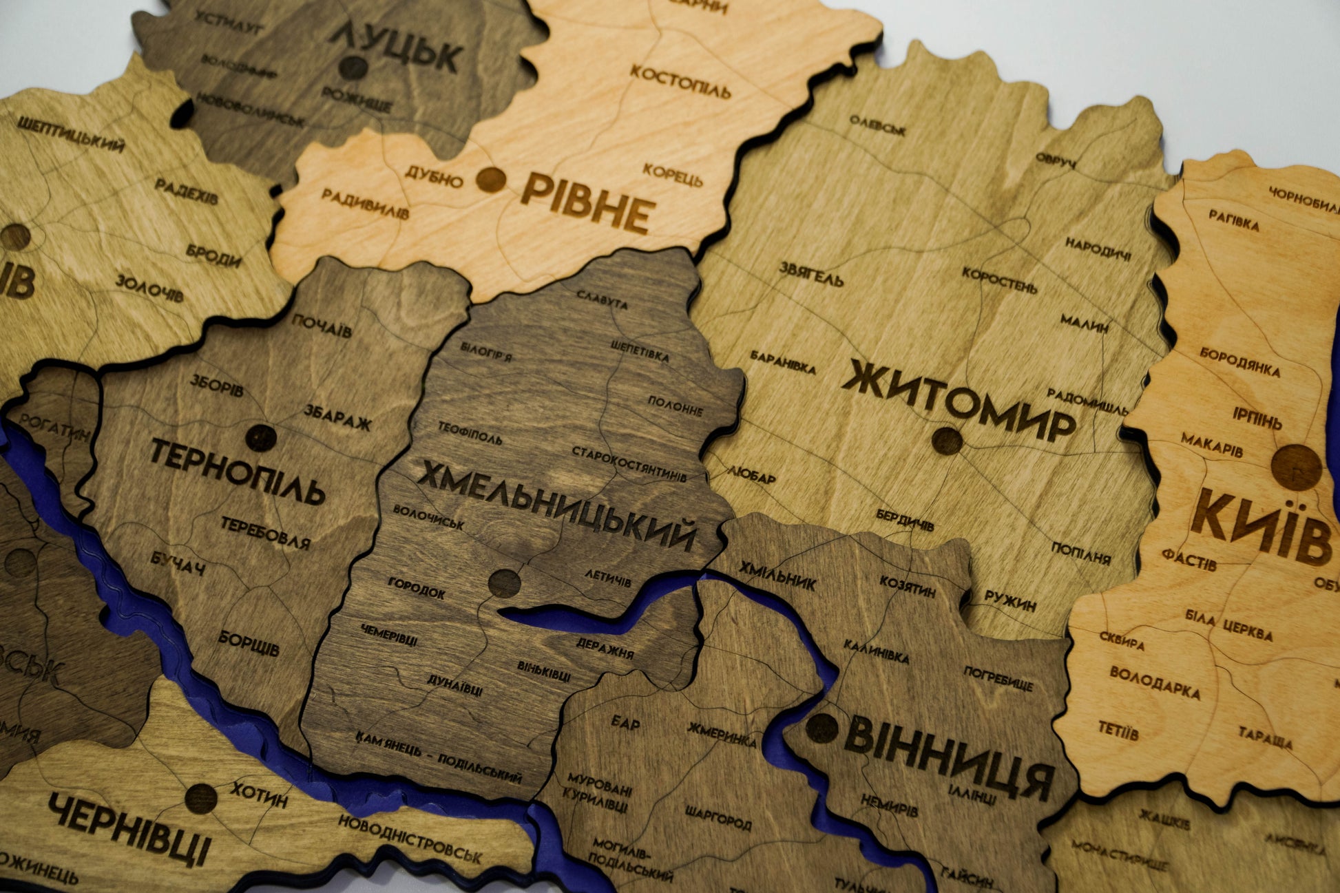 Деталізована карта України багатошарова 3D з річками колір Elis