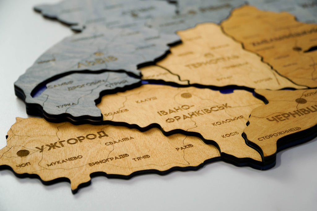 Деталізована карта України багатошарова 3D з річками колір Flag