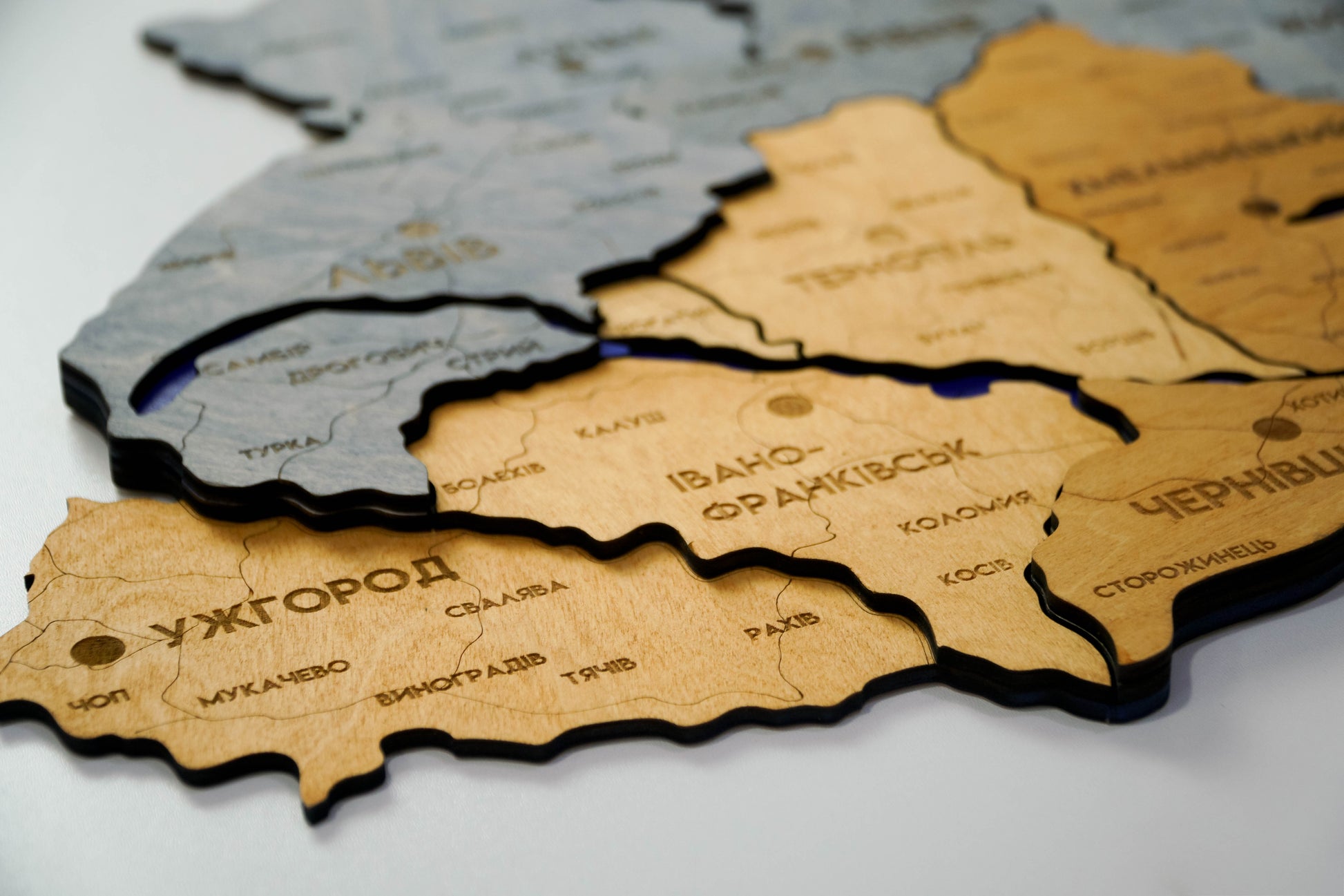 Деталізована карта України багатошарова 3D з річками колір Flag